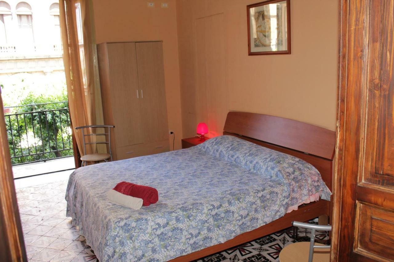 B&B Stazione Centrale Palermo Luaran gambar